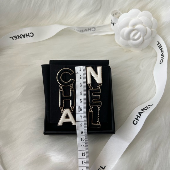 SOLD CHA-NEL earrings - Picture 3 of 6